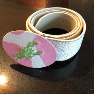 Belt with lobster hook